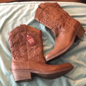 Women’s cowboy boots
